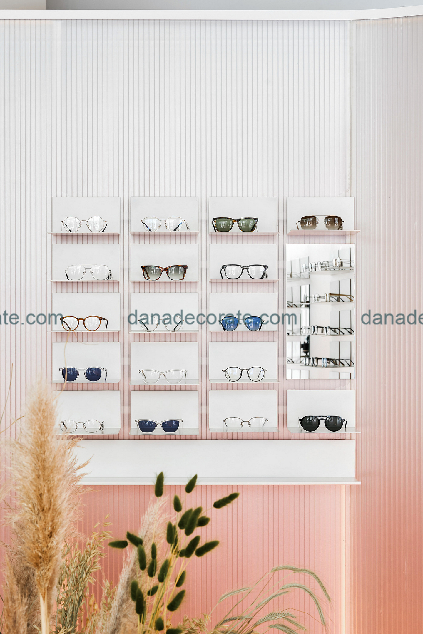 Thiết kế thi công nội thất store mắt kính thời trang tại Đà Nẵng